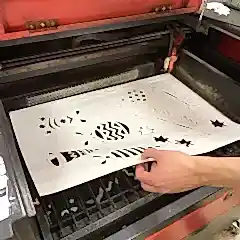 Лазерная резка картона